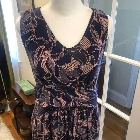 A Pea in the Pod sleeveless maxi dress - Picture 4 of 6